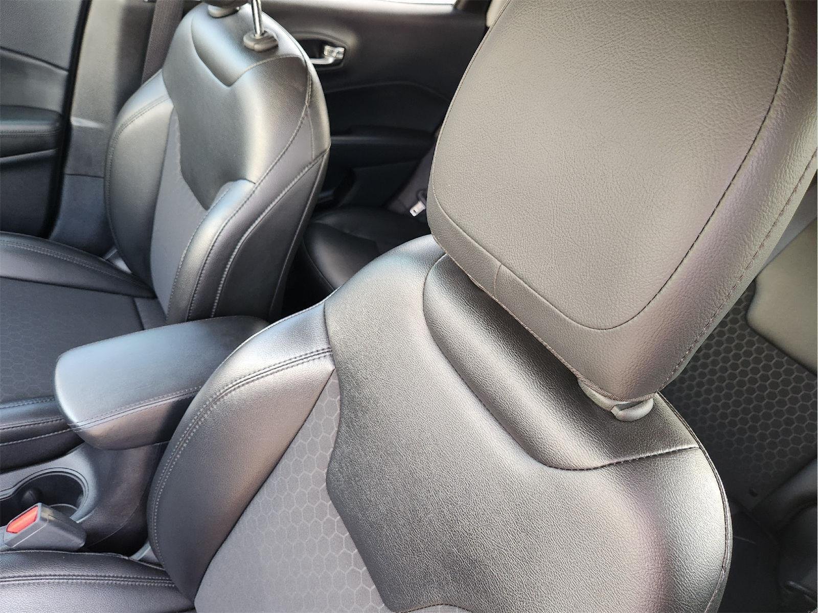 2020 Jeep Compass photo 24 of 33