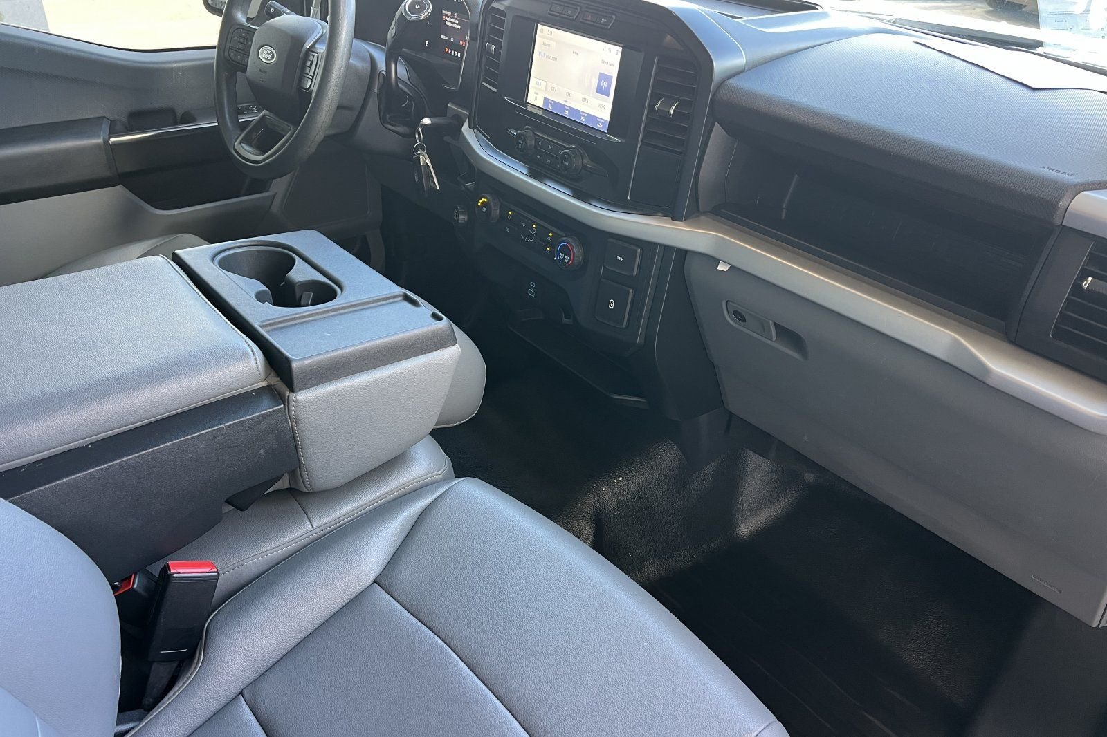 Used 2022 White Ford XL image 12