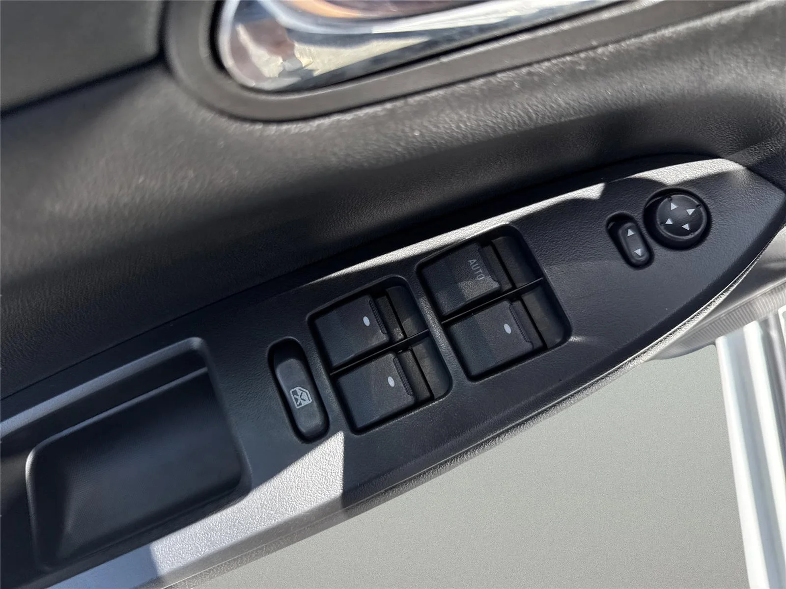 Used 2015 SUMMIT WHITE Chevrolet LT image 18