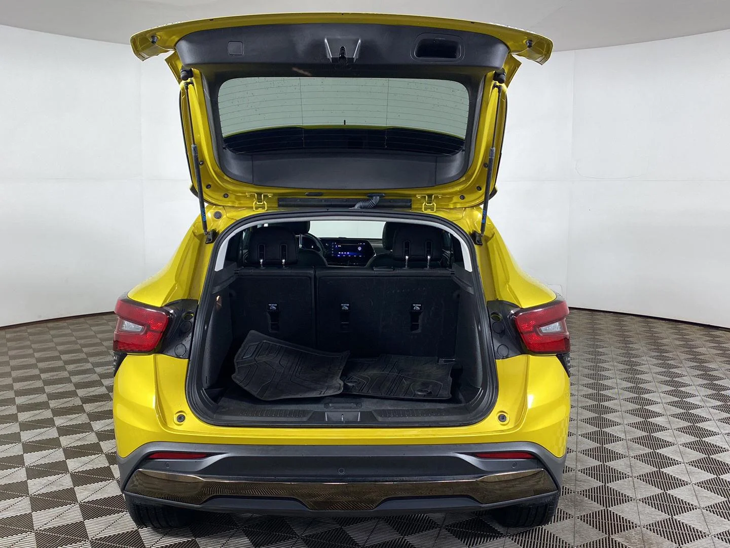 Used 2025 Nitro Yellow Metallic Chevrolet ACTIV image 28