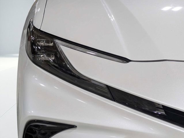 Used 2025 Wind Chill Pearl Toyota XSE image 10