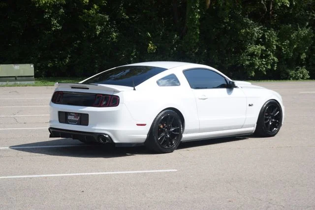 Used 2014 White Ford GT image 21