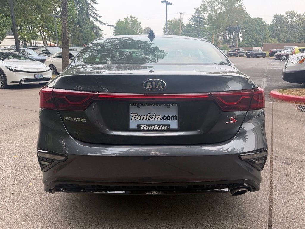 Used 2019 Gravity Gray Kia S image 5
