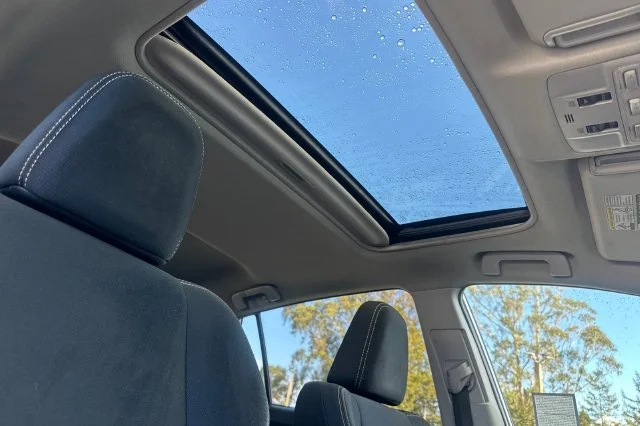 Used 2014 Silver Toyota XLE image 18