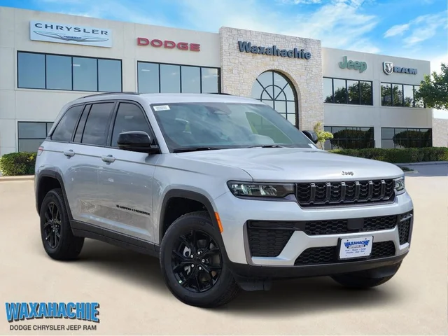 2026 Jeep Grand Cherokee Laredo Altitude