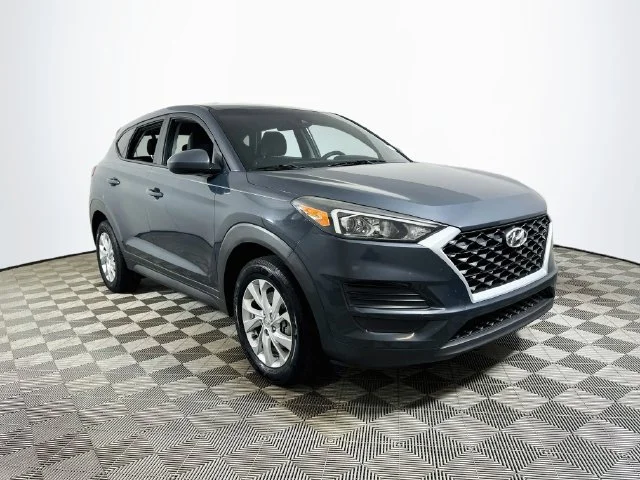 Used 2021 Blue Hyundai SE image 1