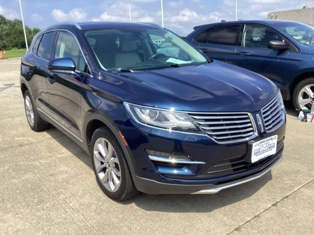 Used 2017 Sapphire Blue Metallic Lincoln Select image 9