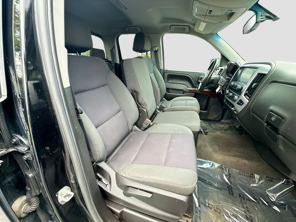 Used 2018 Black GMC SLE image 27