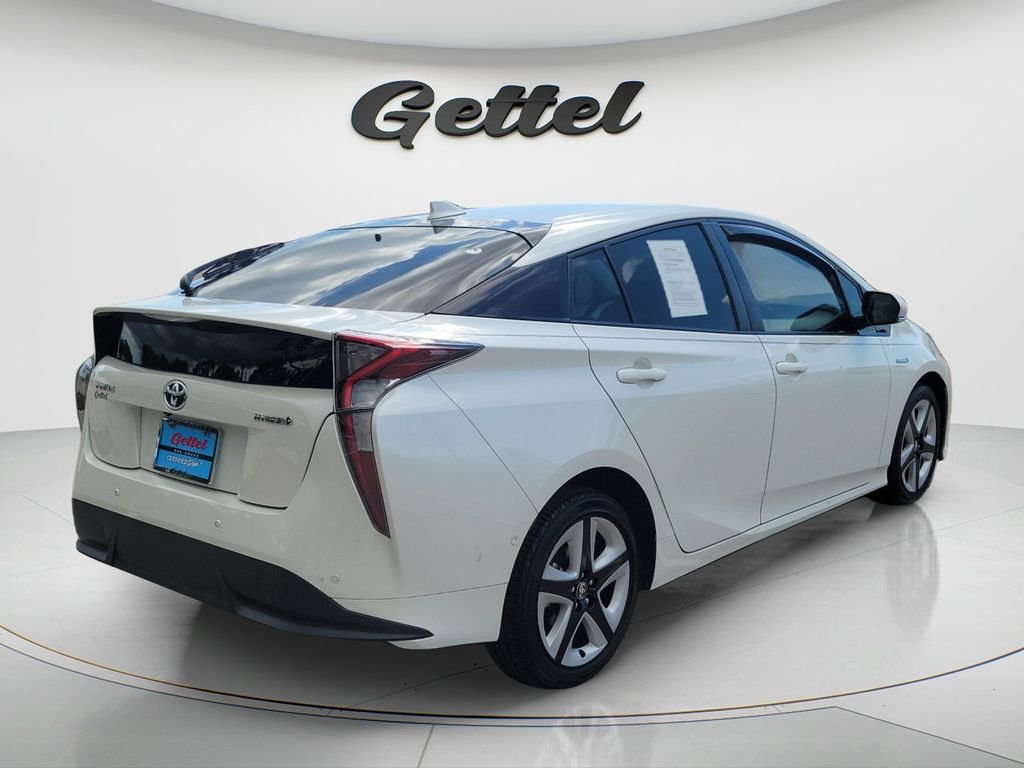 Certified Used 2017 White Toyota Four Touring image 5