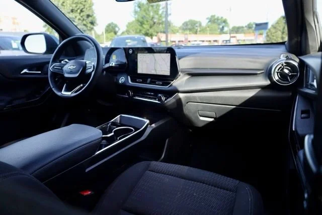 Used 2025 Lakeshore Blue Metallic Chevrolet LT image 34