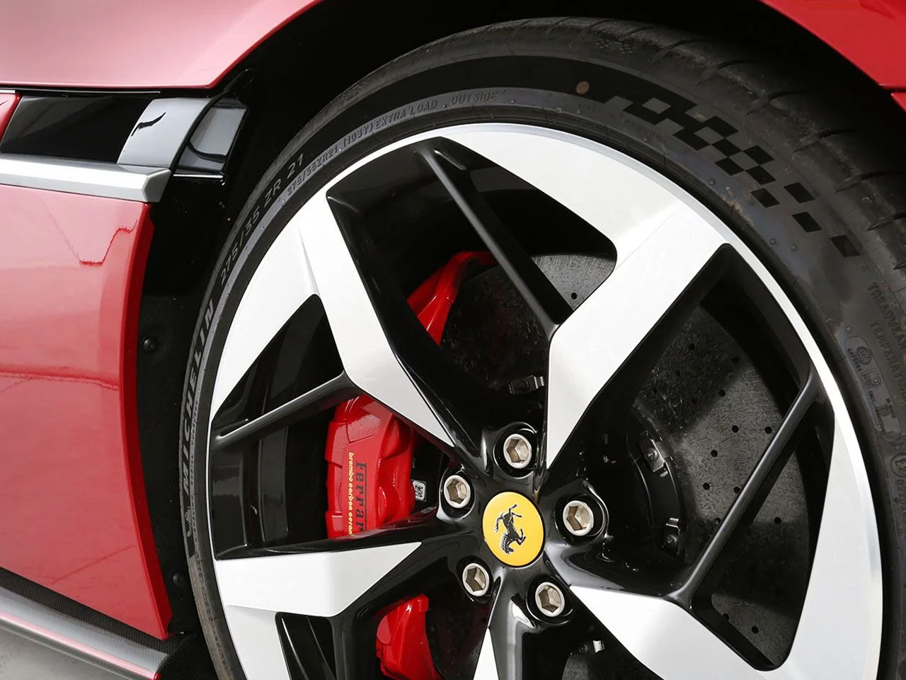 Used 2025  Ferrari Base image 17