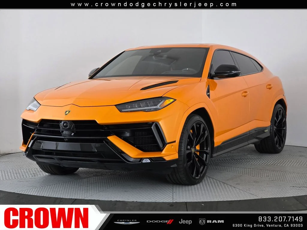 Used 2024  Lamborghini S image 3