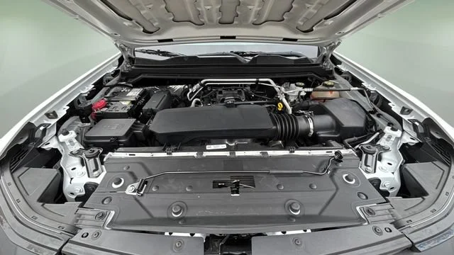 Used 2023 Summit White Chevrolet WT image 31