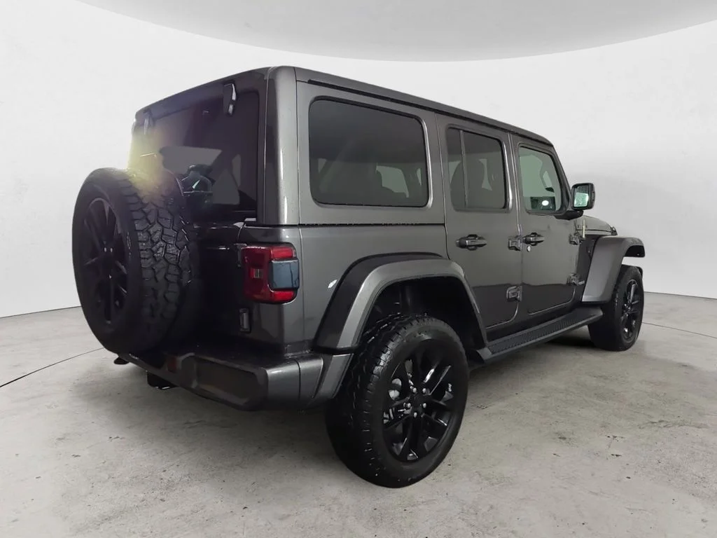 Used 2021 Gray Jeep Unlimited Sahara High Altitude image 5