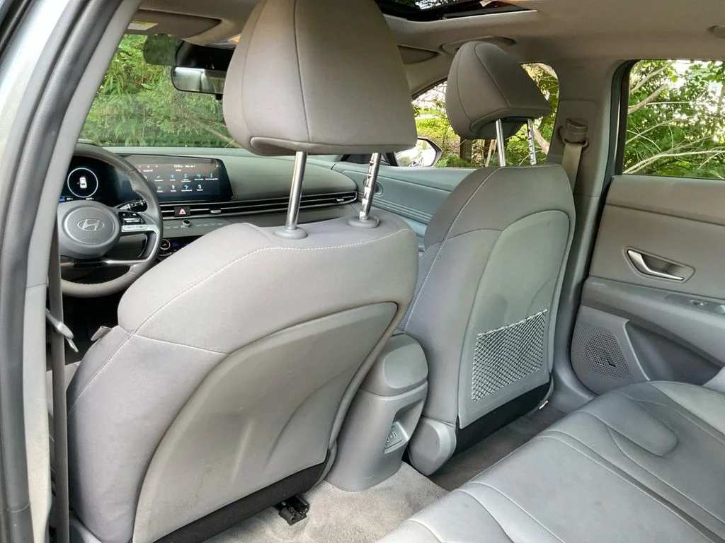 Used 2025 Gray Hyundai SEL Convenience image 31