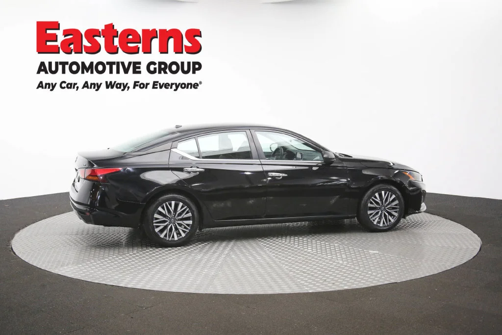 Used 2024 Black Nissan 2.5 SV image 39