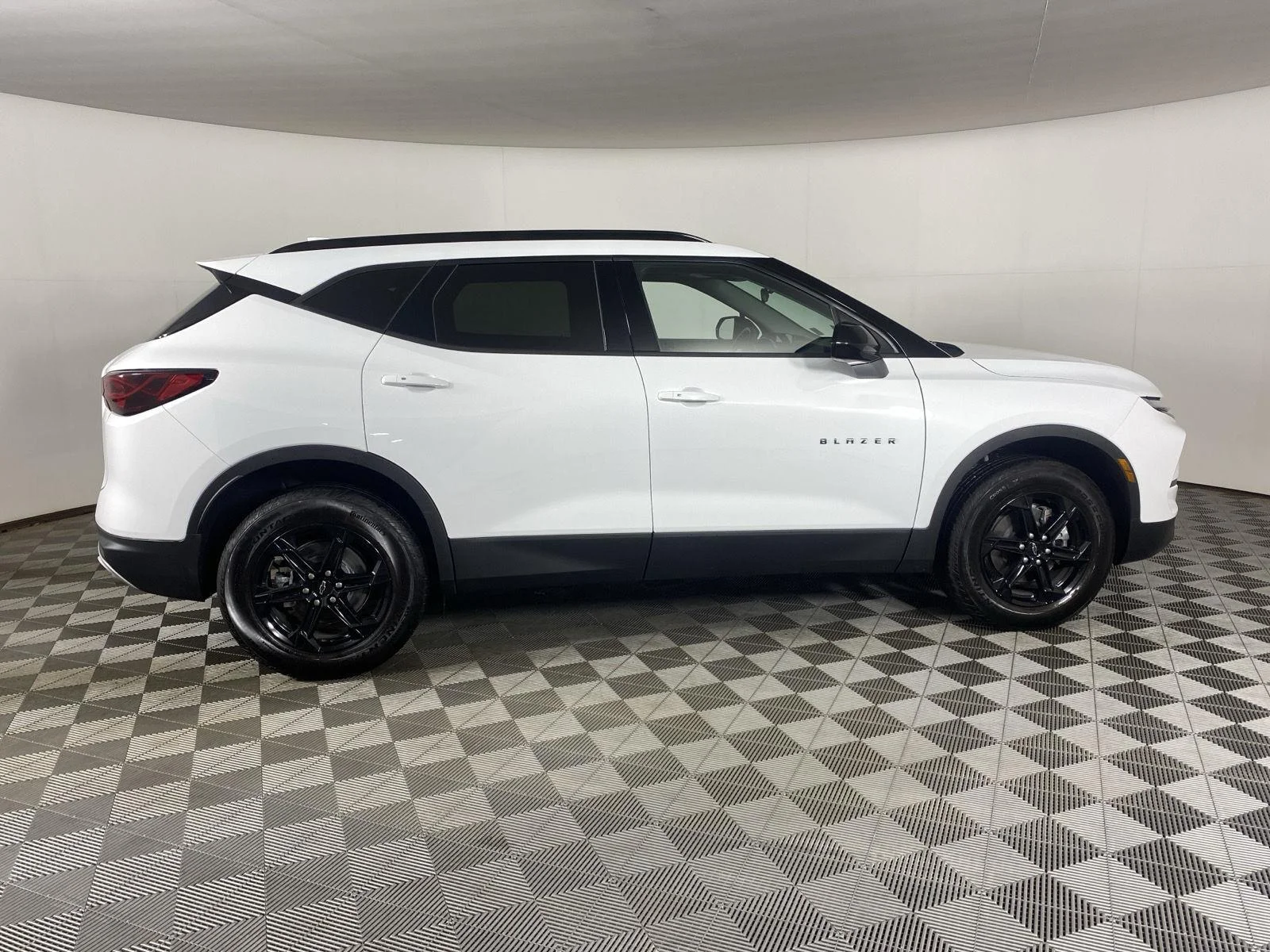 New 2026 Summit White Chevrolet 2LT image 8