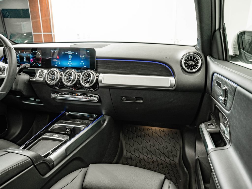 Used 2024 Polar White Mercedes-Benz GLB 250 image 47