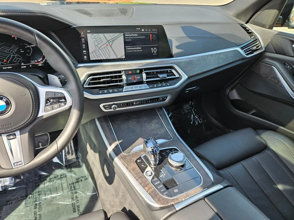 Certified Used 2022 Black Sapphire Metallic BMW xDrive40i image 29