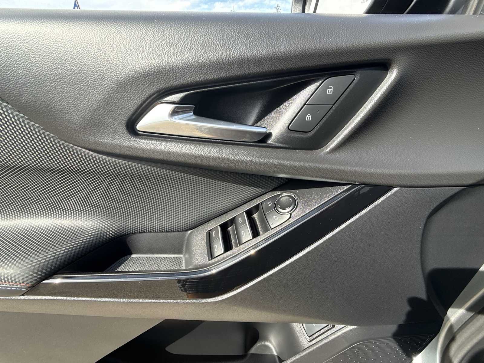 2025 Chevrolet Equinox RS - Photo 23
