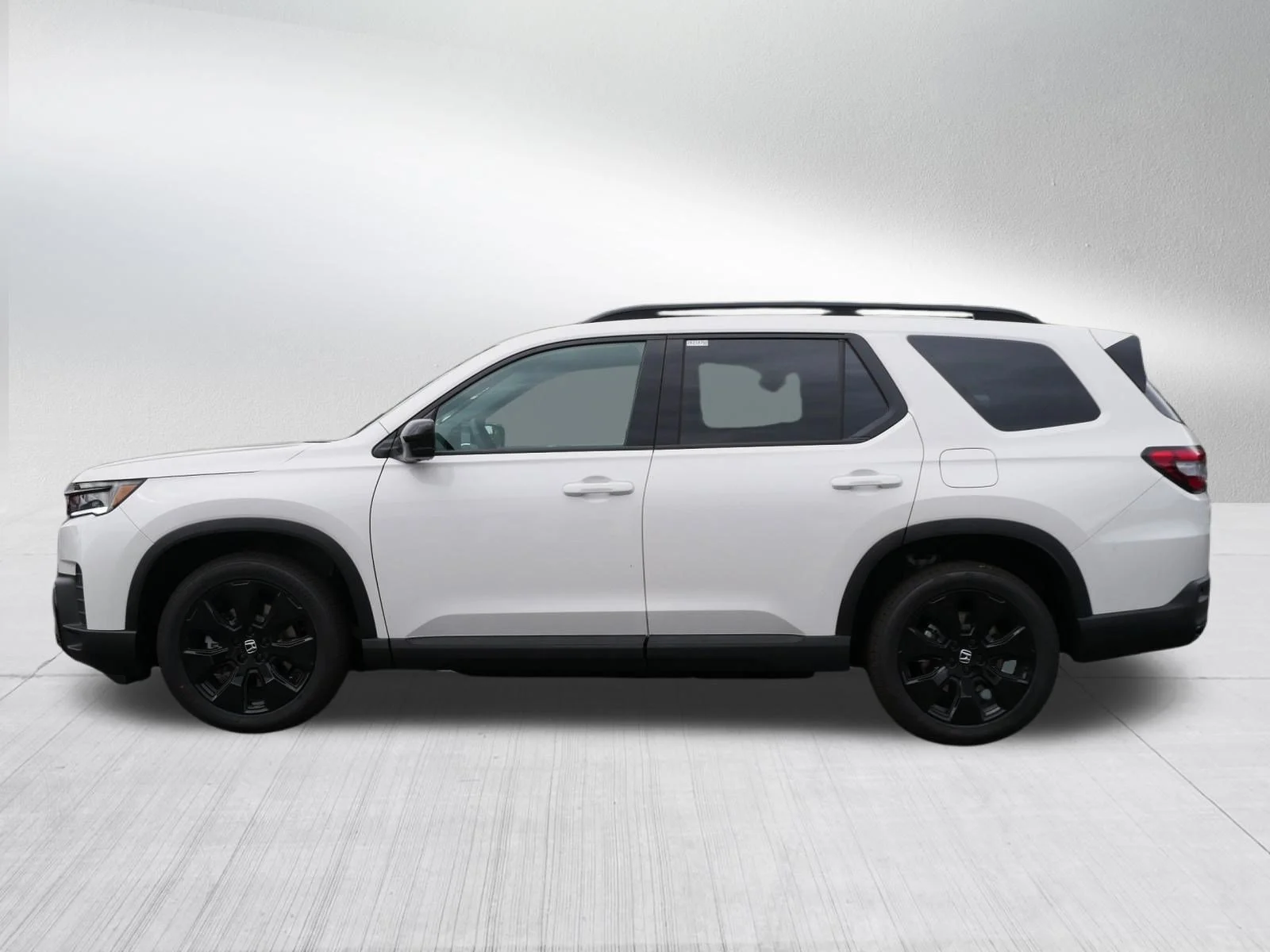 New 2026 Platinum White Pearl Honda Black Edition image 4
