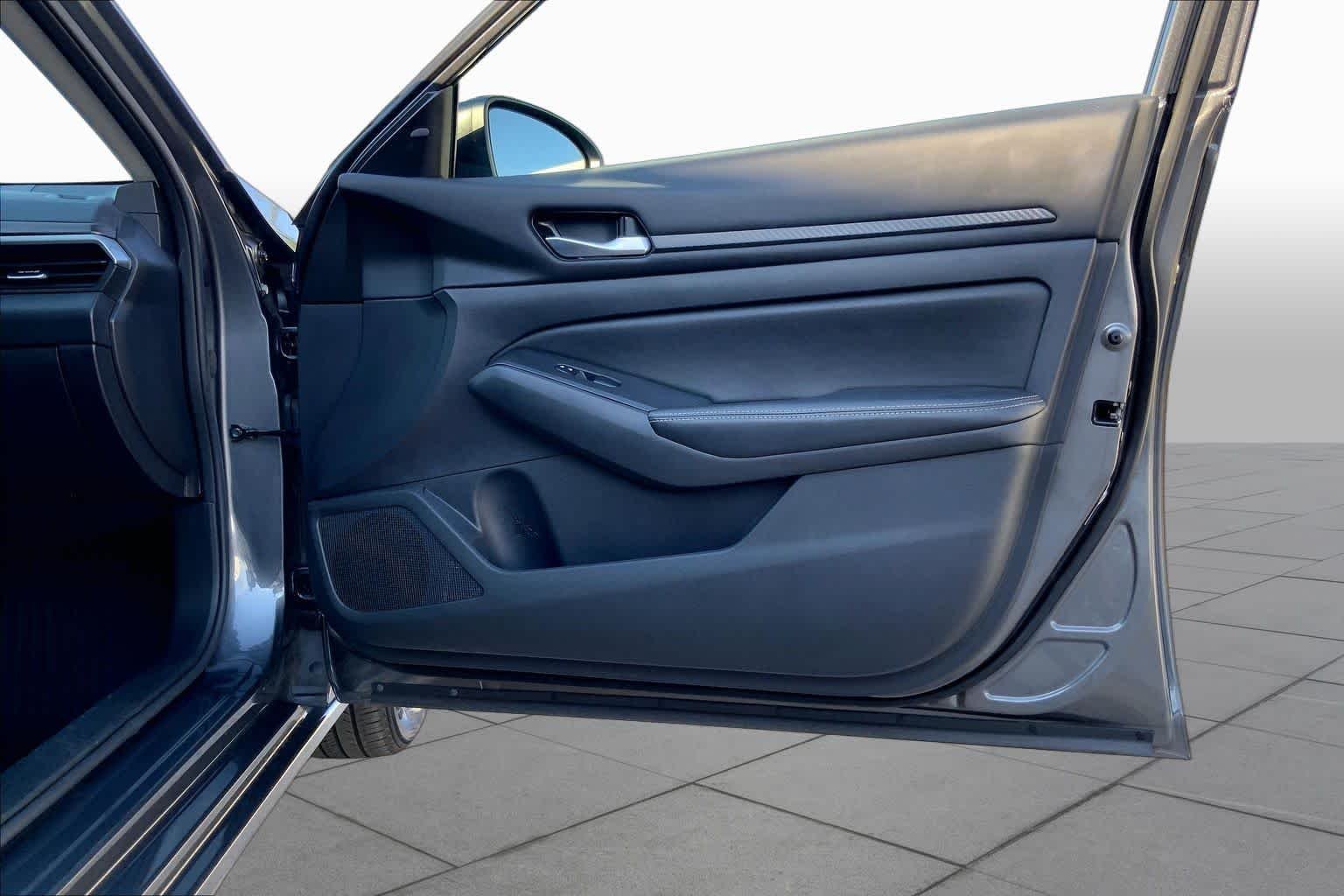 Used 2025 Gun Metallic Nissan SV image 23