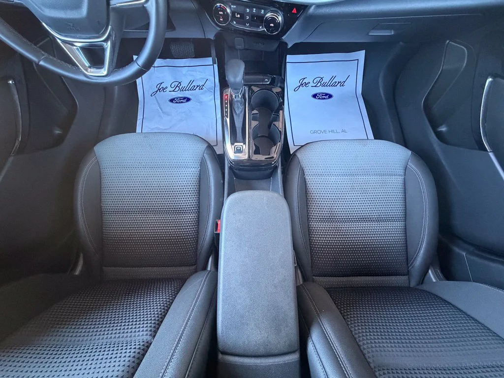 Used 2025 Red Chevrolet LT image 25