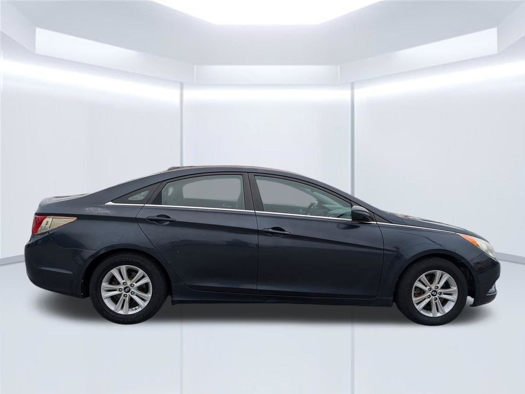 Used 2013 Blue Hyundai GLS image 7