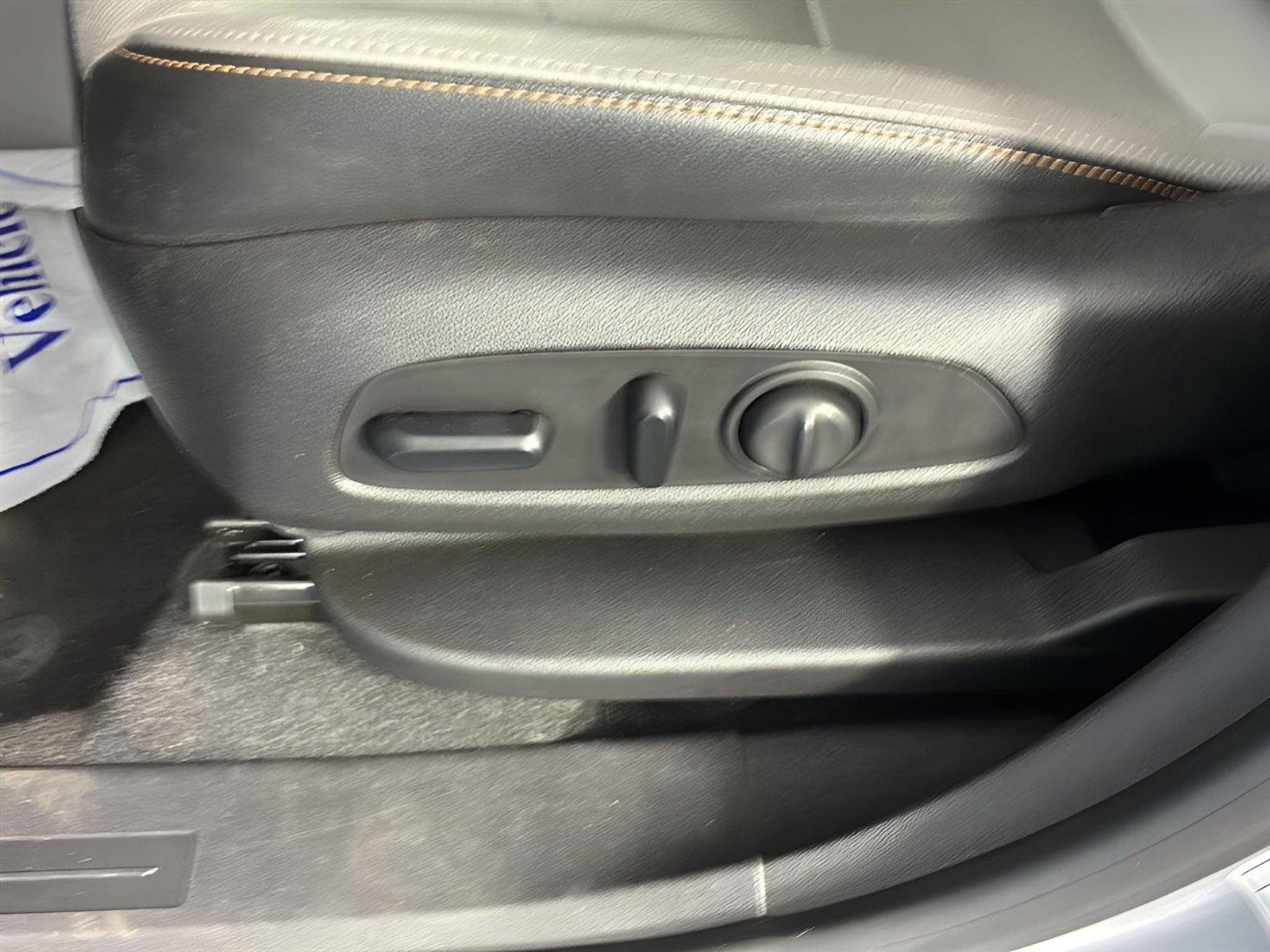Used 2019 Quicksilver Metallic GMC SLT image 24