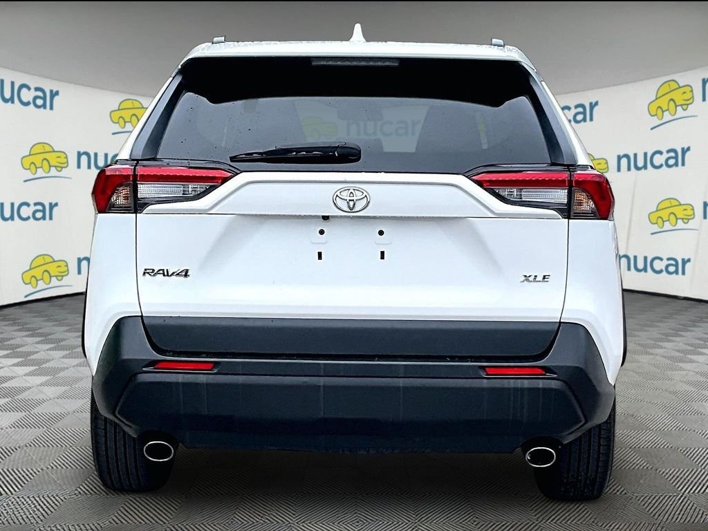 Used 2024 White Toyota XLE image 5