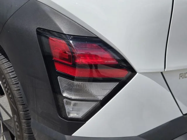Used 2024 White Hyundai SEL image 8
