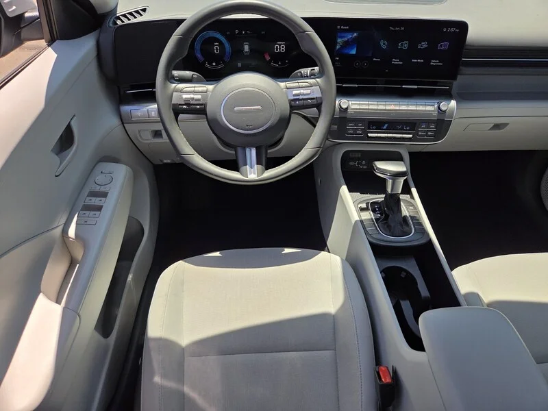 Used 2024 Cyber Gray Metallic HYUNDAI SEL FWD image 12