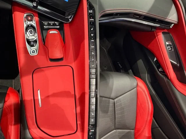 Used 2025 Black Chevrolet Z06 image 21