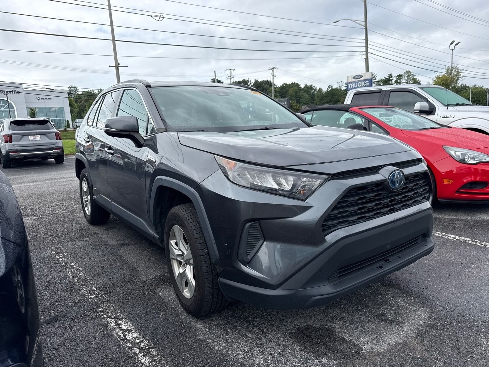 Used 2019 Magnetic Gray Metallic Toyota LE image 6
