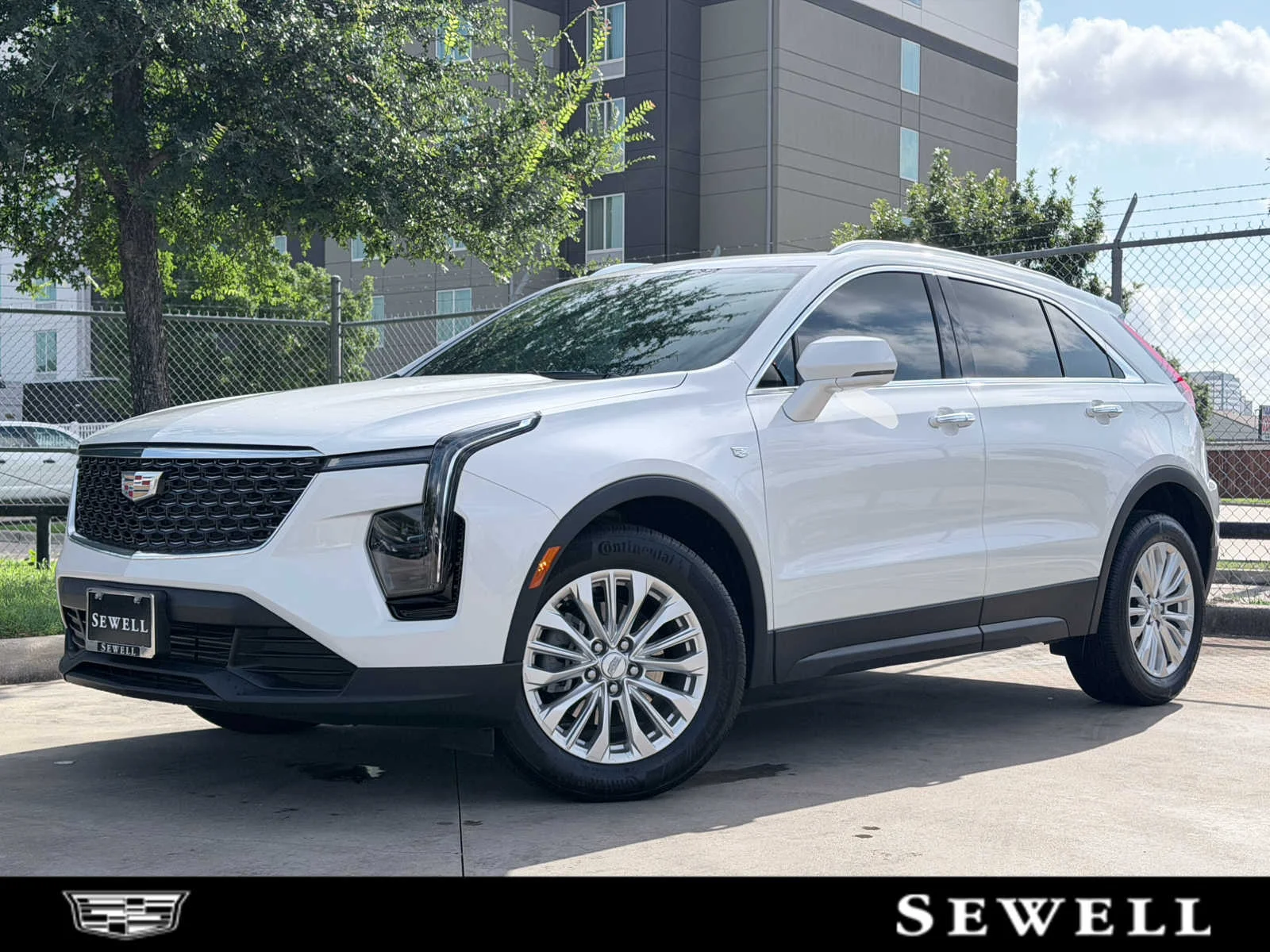 2024 Cadillac XT4 Luxury's photo