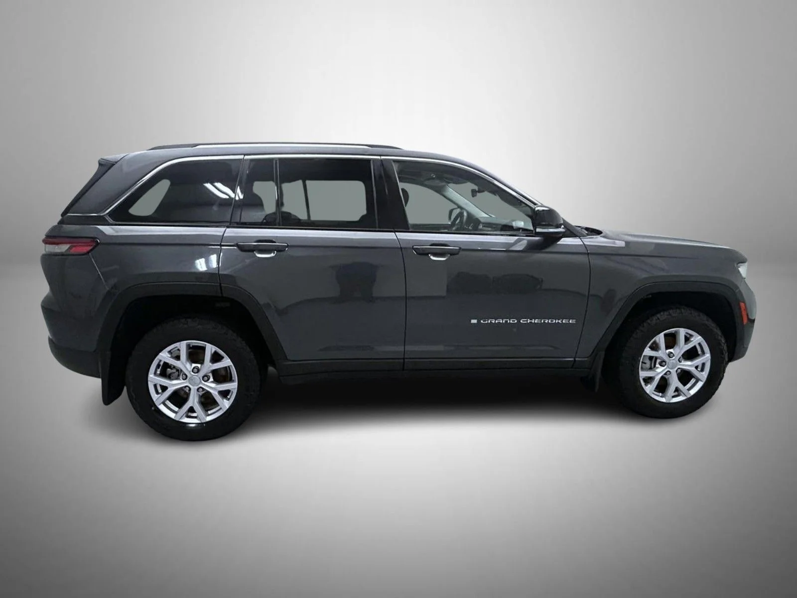 Used 2022 Gray Jeep Limited image 4