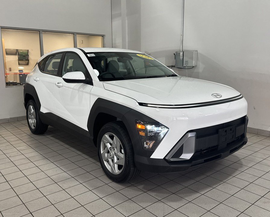 Certified Used 2024 White Hyundai SE image 1
