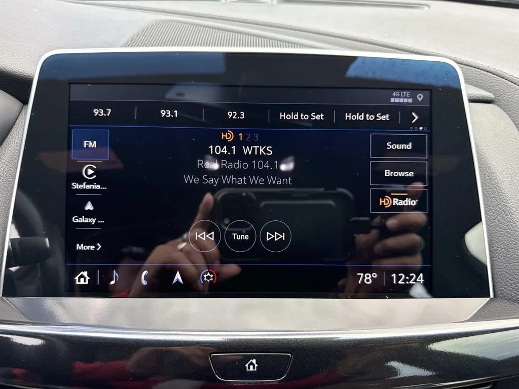 Used 2024 Black Cadillac Premium Luxury image 31