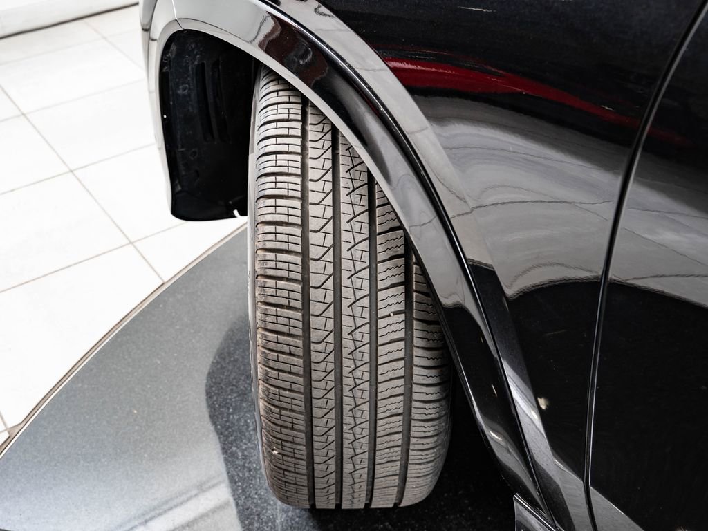 Certified Used 2026 Obsidian Black Metallic Mercedes-Benz GLE 580 image 49