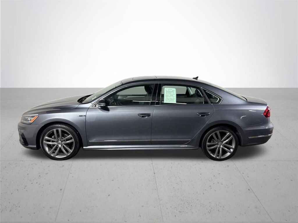 Used 2019 Platinum Gray Metallic Volkswagen 2.0T SE R-Line image 9