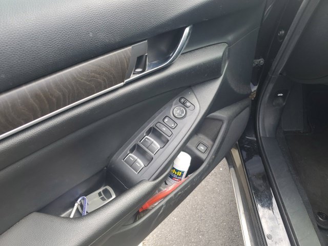 Used 2019 Crystal Black Pearl Honda EX image 11