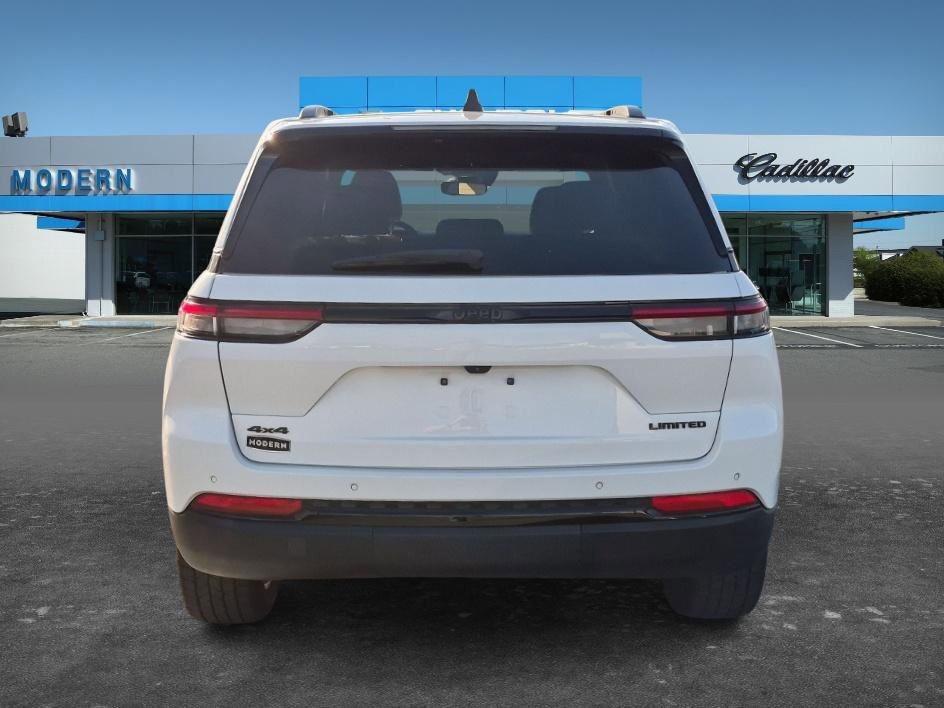 Used 2023 White Jeep Limited 4x4 image 4