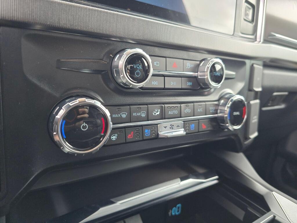 New 2026 Carbonized Gray Metallic Ford F-250® Platinum® image 25