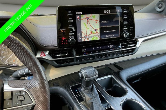 Used 2022 Gray Toyota Platinum image 11
