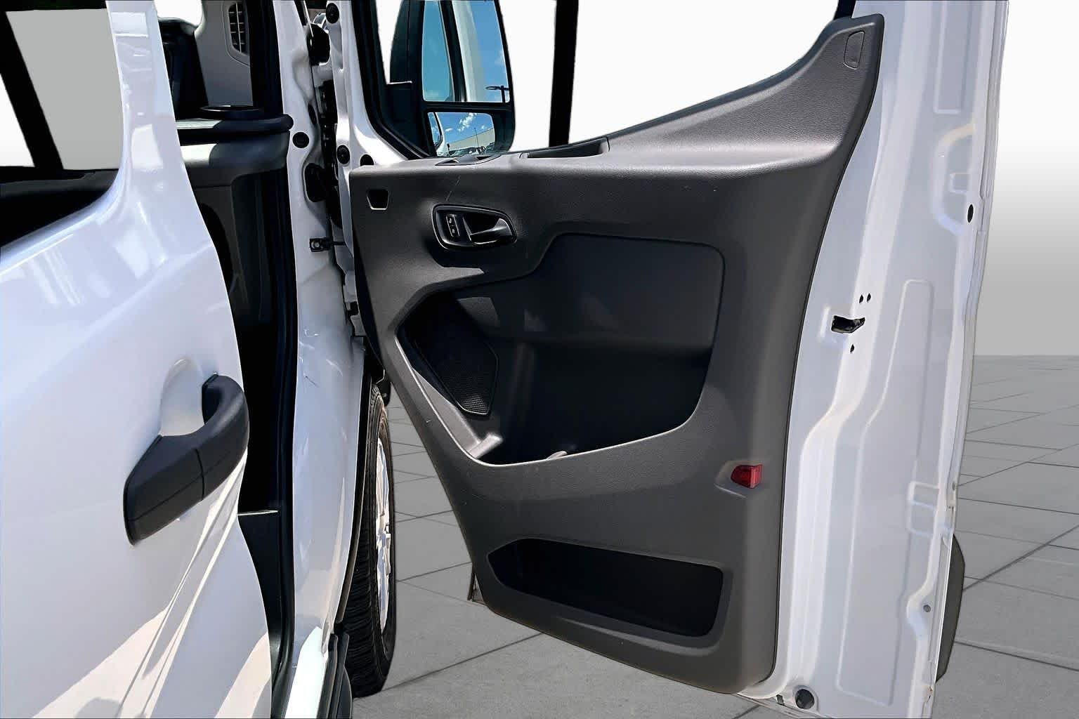 Used 2023 Oxford White Ford XLT image 21