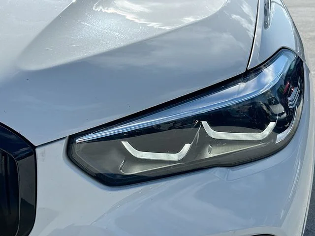 Used 2023 White BMW sDrive40i image 31