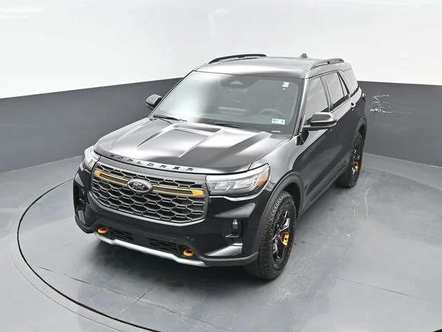 New 2026 Agate Black Metallic Ford Tremor® image 21