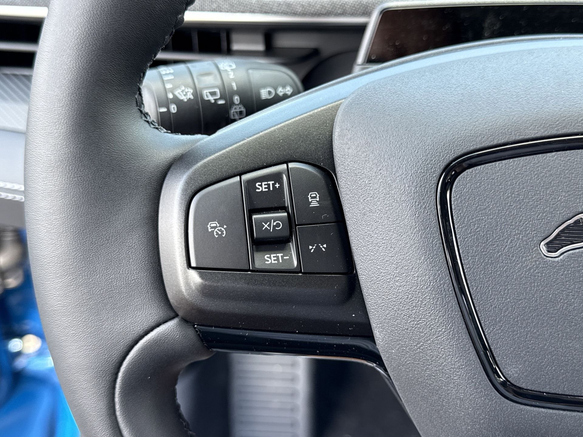 2025 Ford Mustang Mach-E Premium - Photo 14