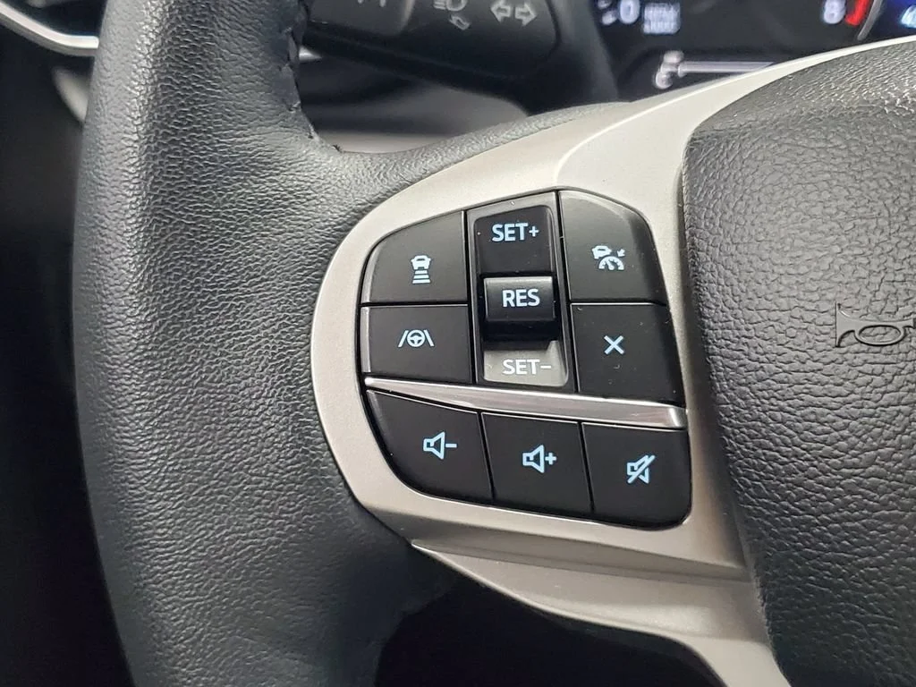 Used 2024 Black Ford XLT image 10