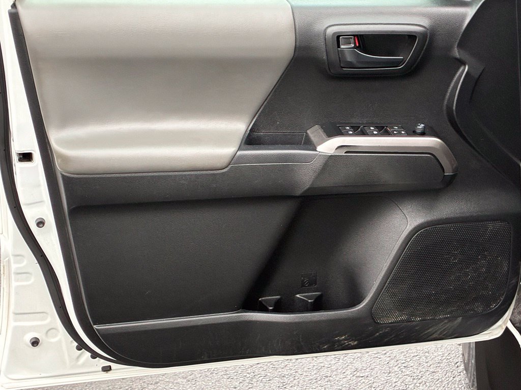 Used 2023 White Toyota SR5 image 18